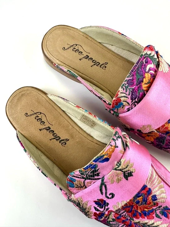 Free People At Ease pink brocade loafer Mules Size 38 Embroidered Boho floral - Picture 2 of 10